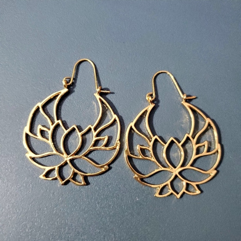 (Gold Color) Lotus earrings